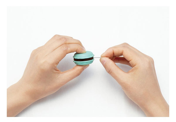 Clover Pistachio Sweet and Sharp Macaron