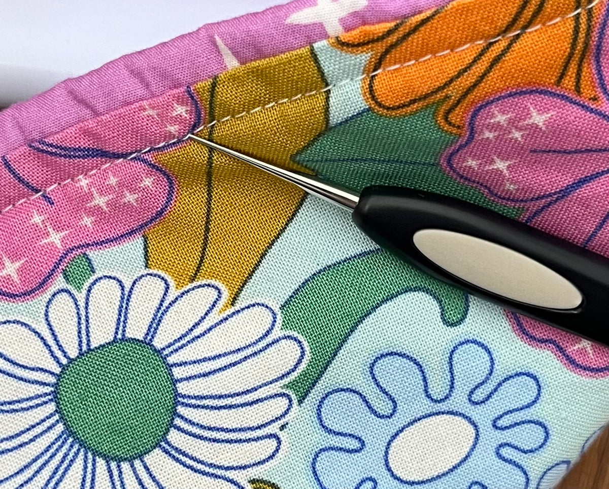 CLOVER 4910 - Soft touch thread pick – AMaterialGirl